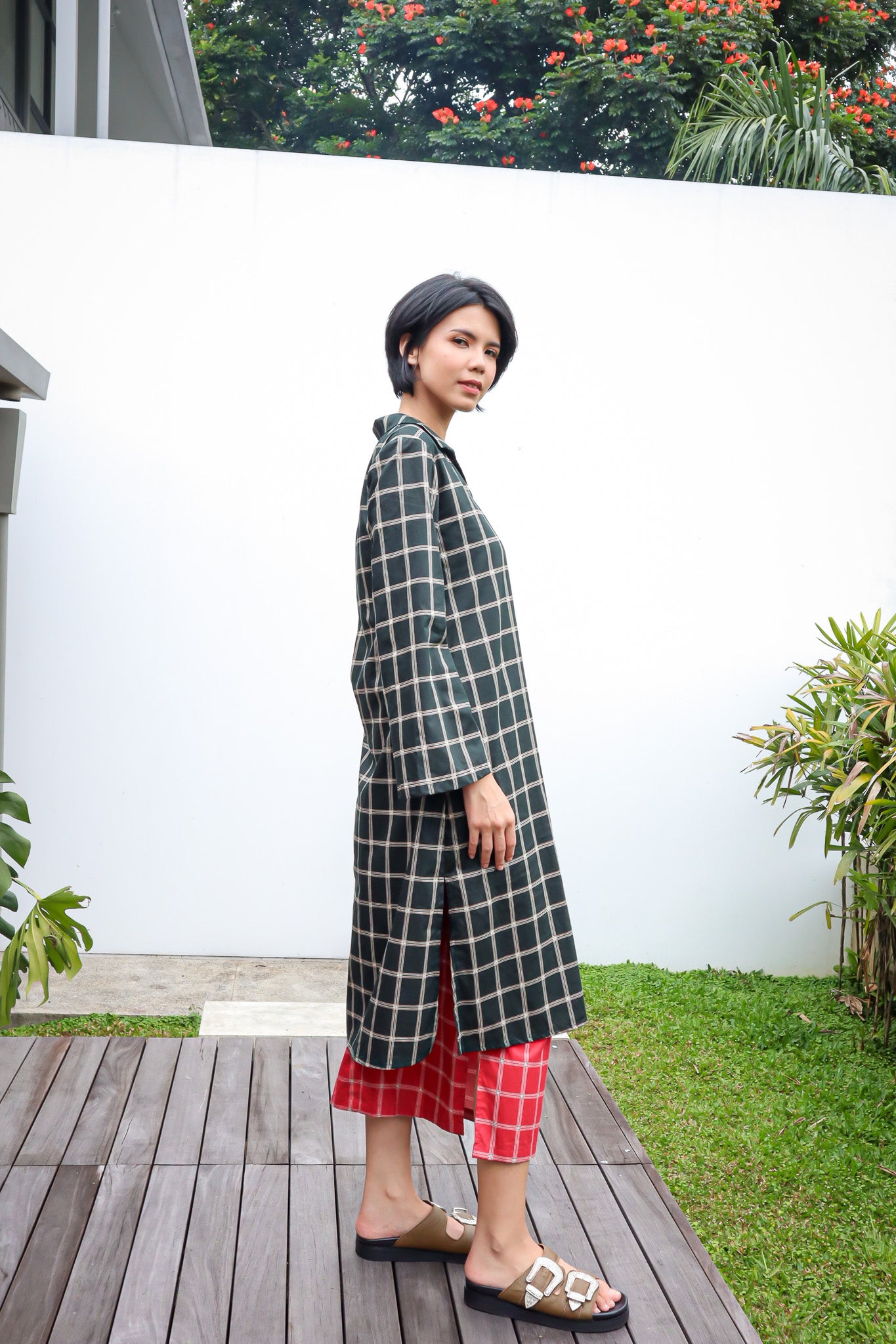 BASIC SQUARE LONG BLOUSE IN BLACK