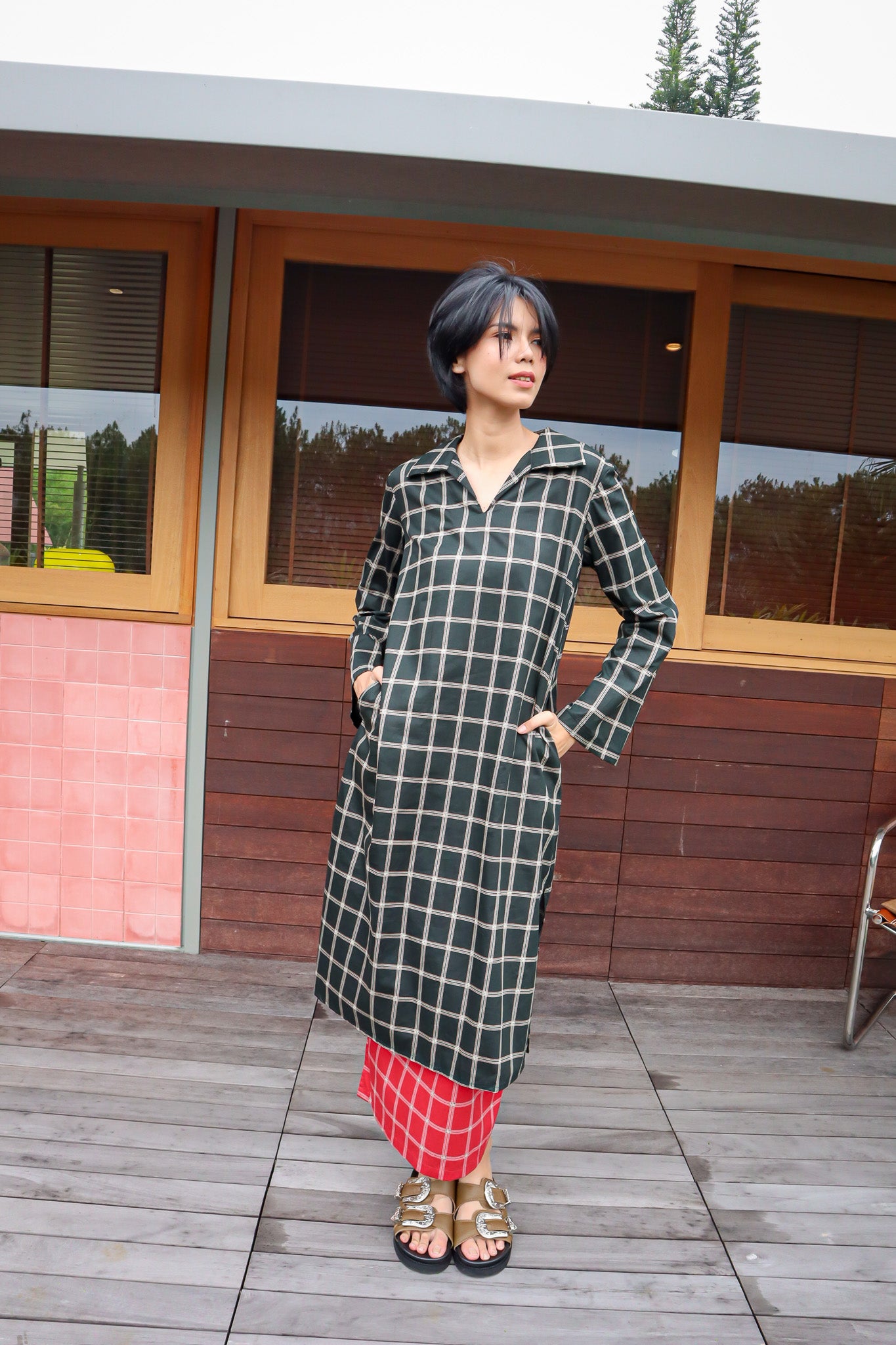 BASIC SQUARE LONG BLOUSE IN BLACK