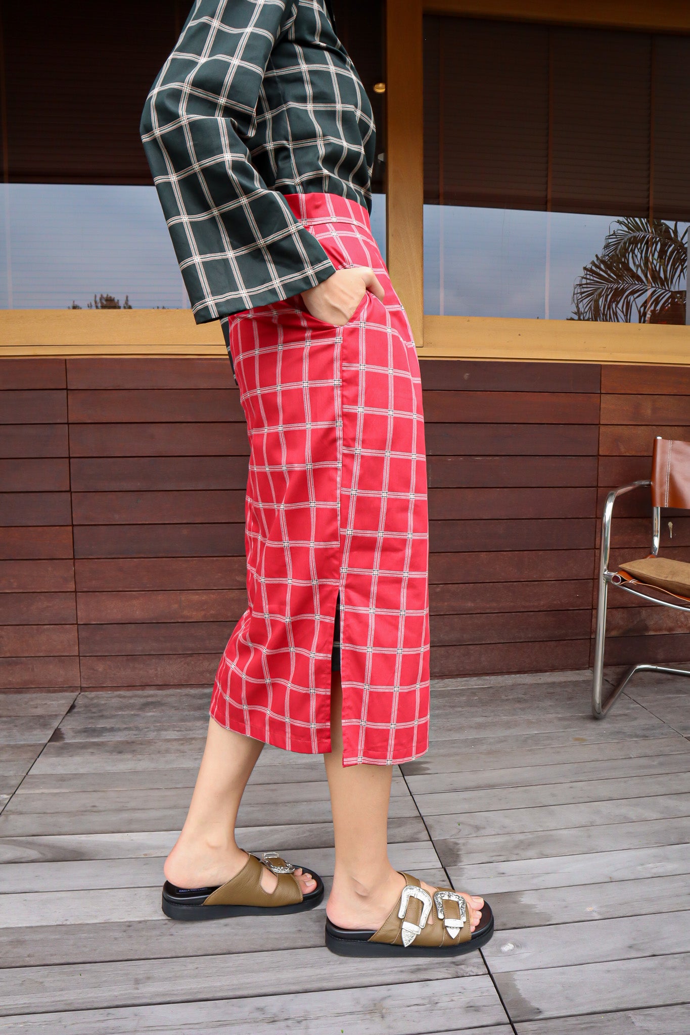 BASIC SQUARE SKIRT IN MAROON