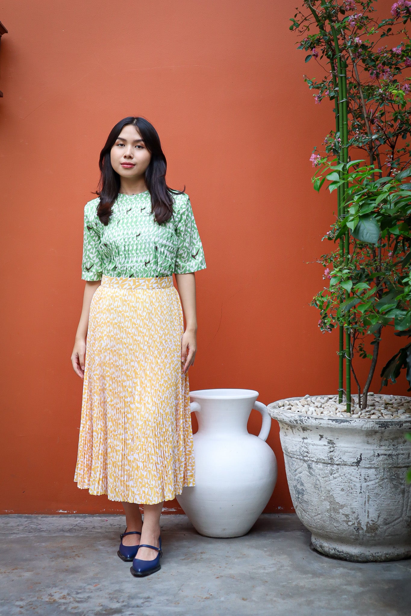 HORIZON UMBRELLA PLEATS SKIRT IN YELLOW