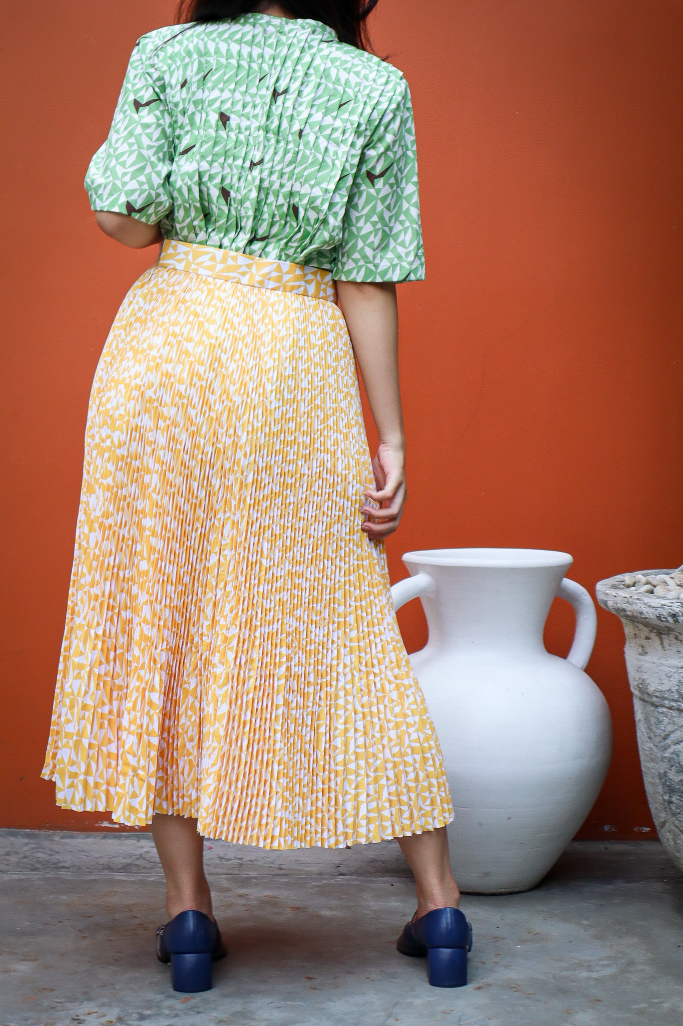 HORIZON UMBRELLA PLEATS SKIRT IN YELLOW