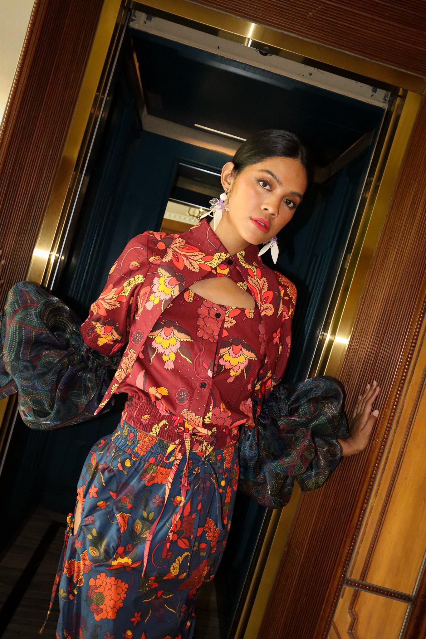 FLORAL BURGUNDY COLLAR SHIRT