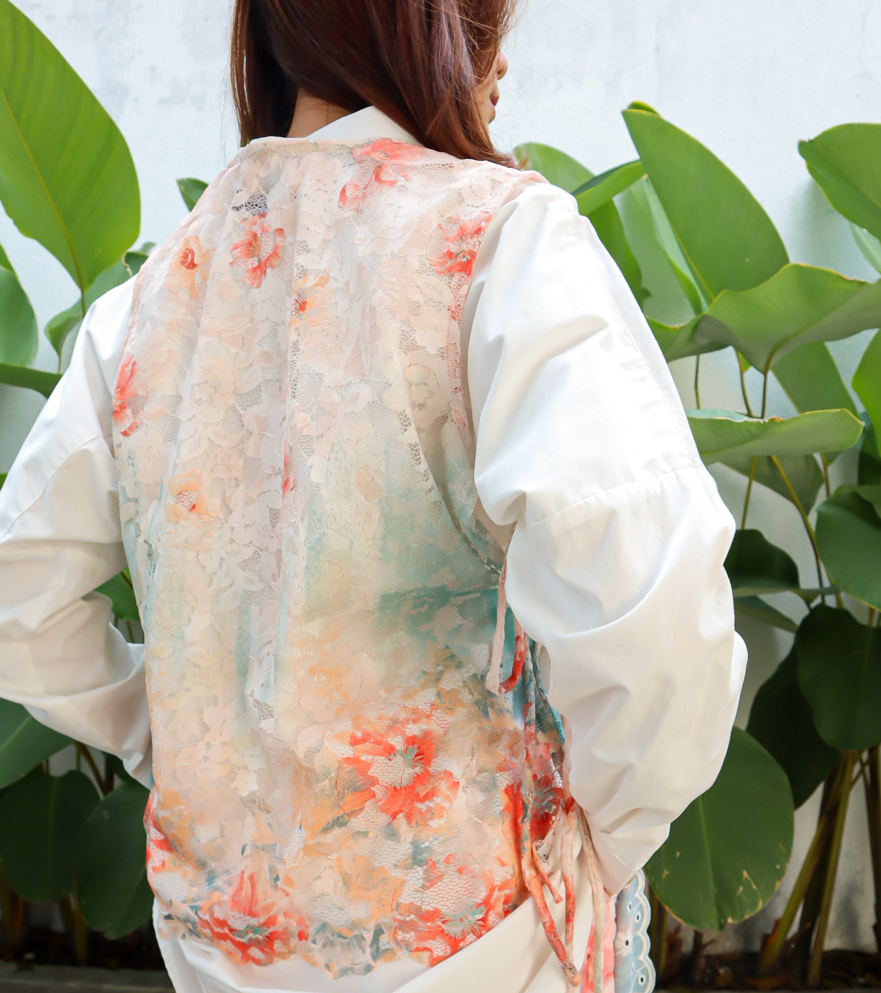 BLOOMING RAYA LACE BUTTON VEST