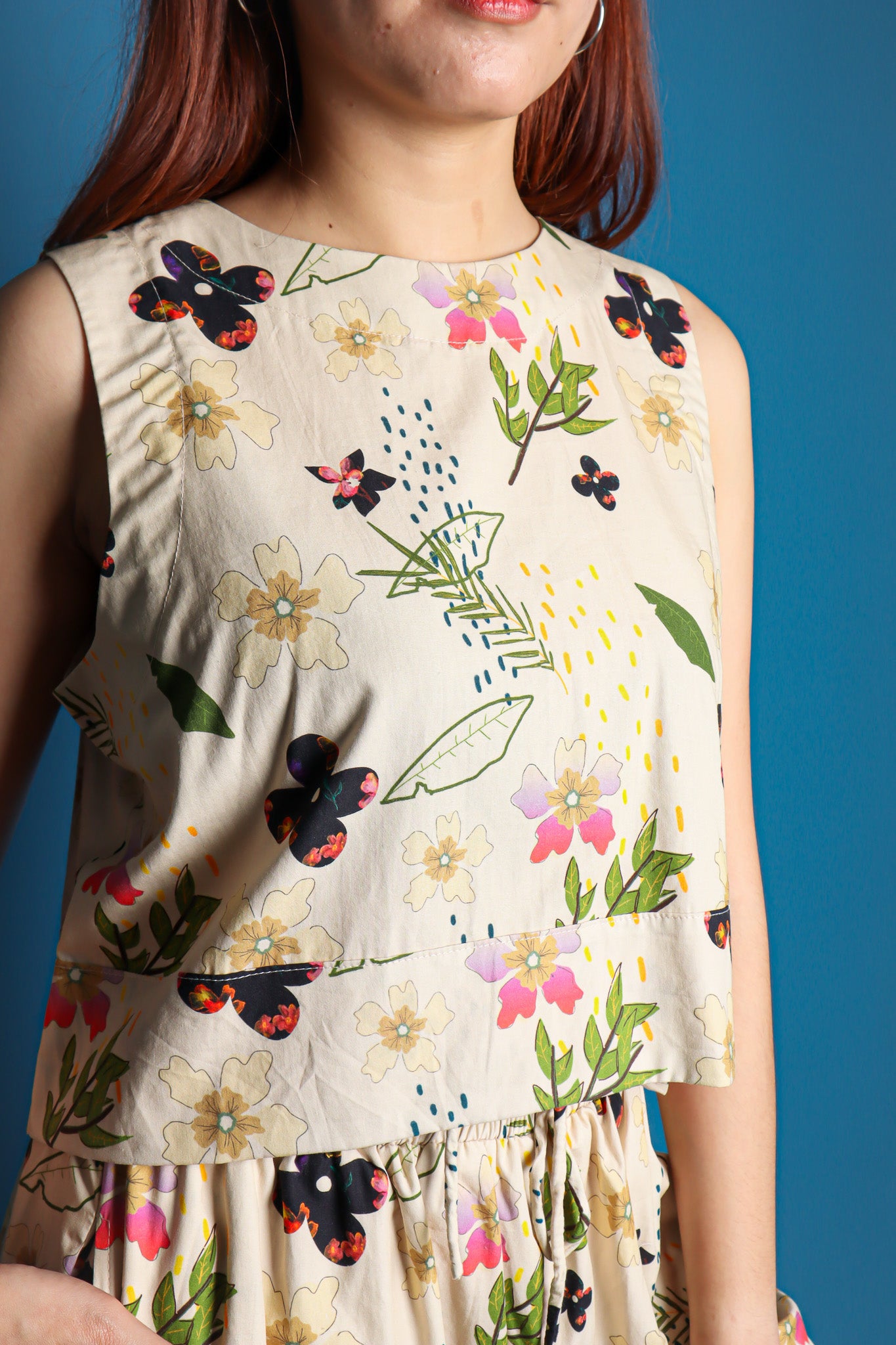 BW FLOWER CROP TOP