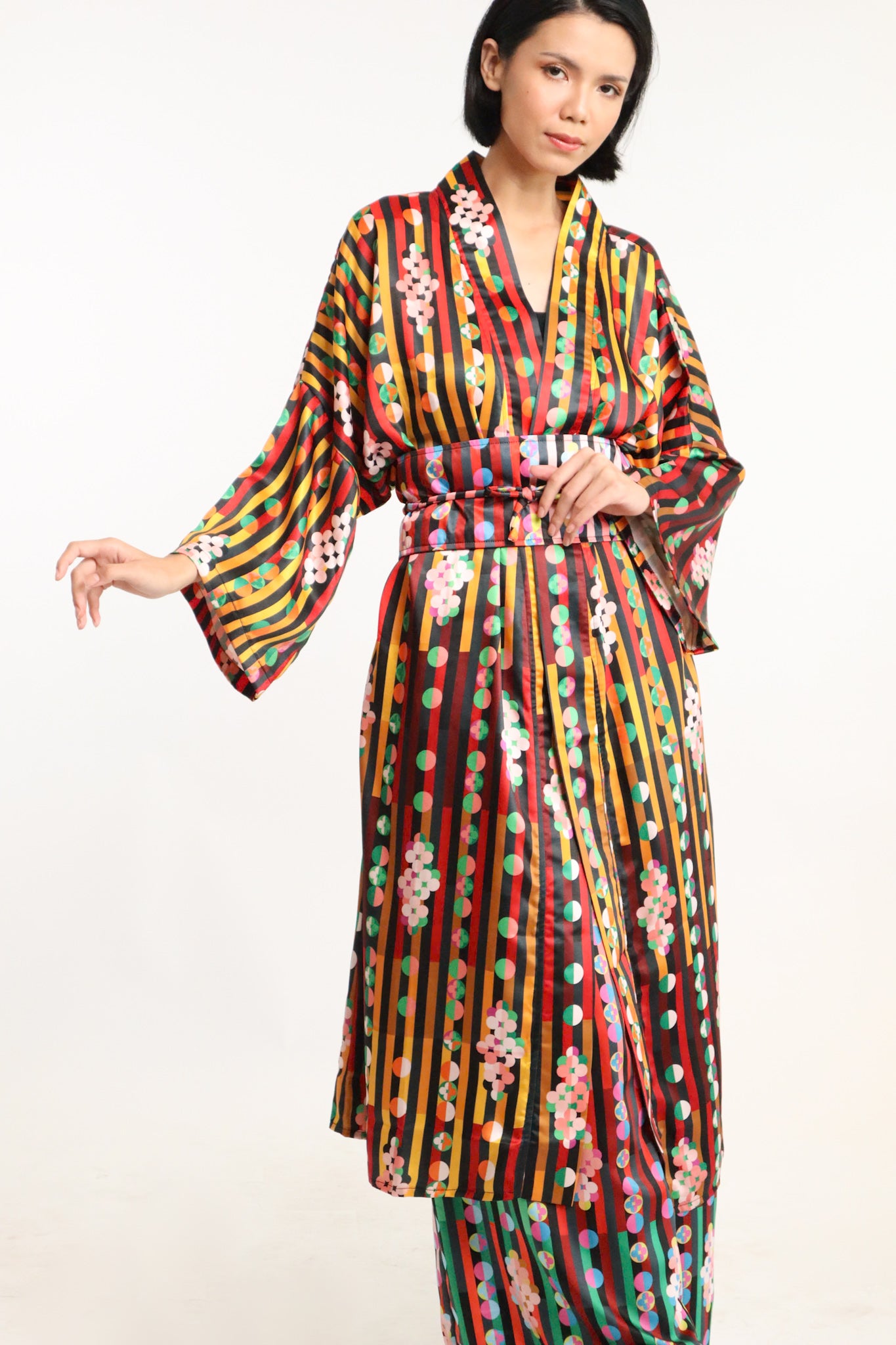 LUMINANCE KIMONO IN GOLD