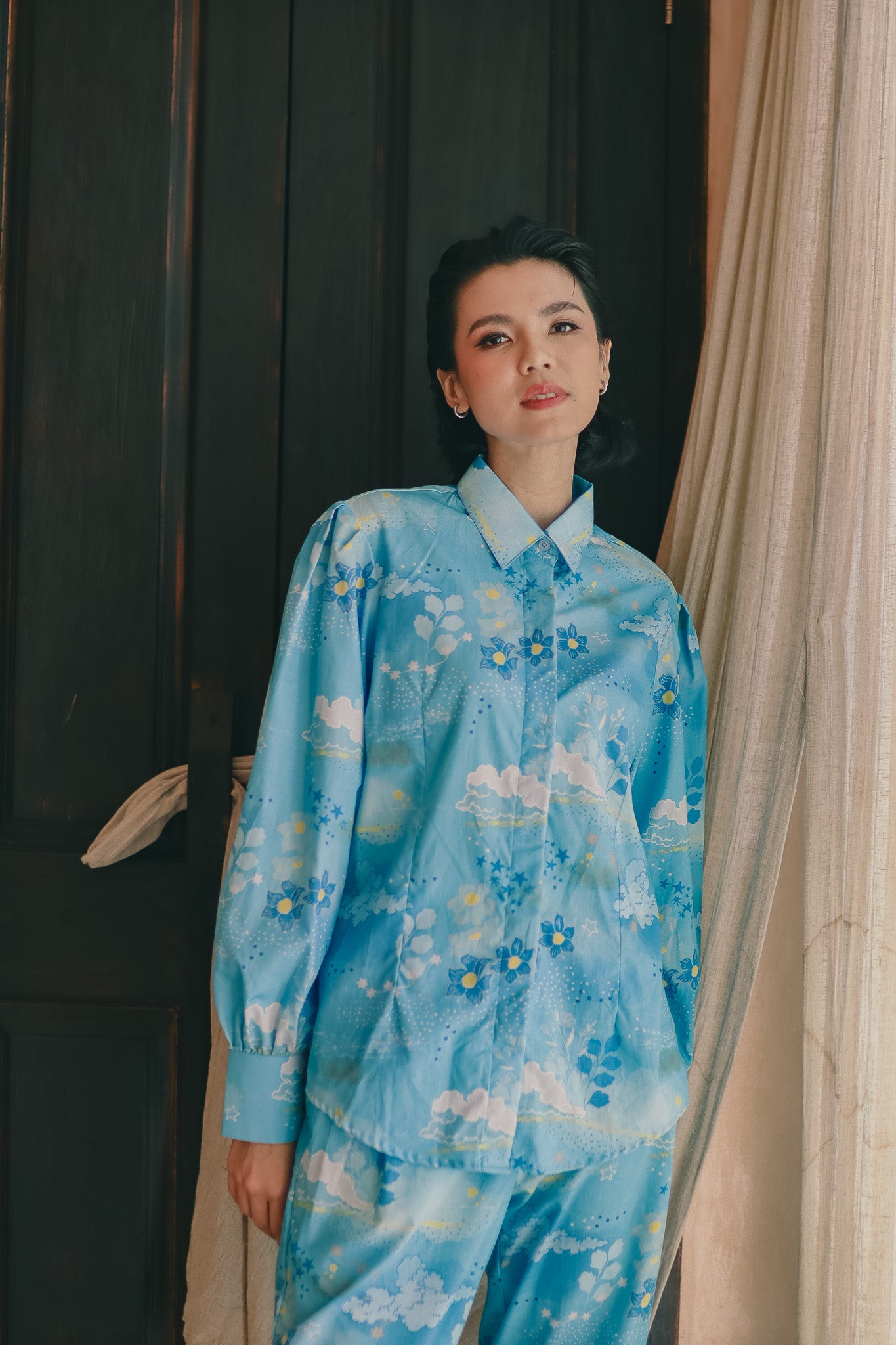CALLA X ADINIA PUFFY OVERSIZED SHIRT IN BLUE