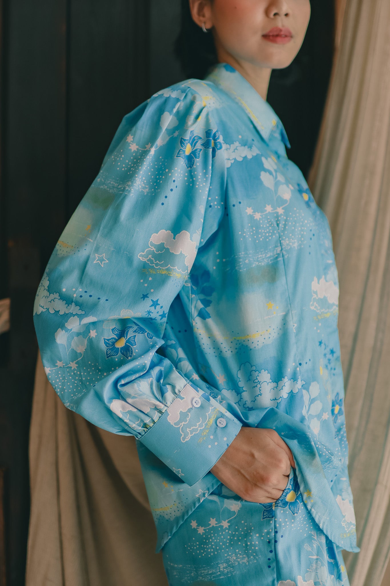 CALLA X ADINIA PUFFY OVERSIZED SHIRT IN BLUE