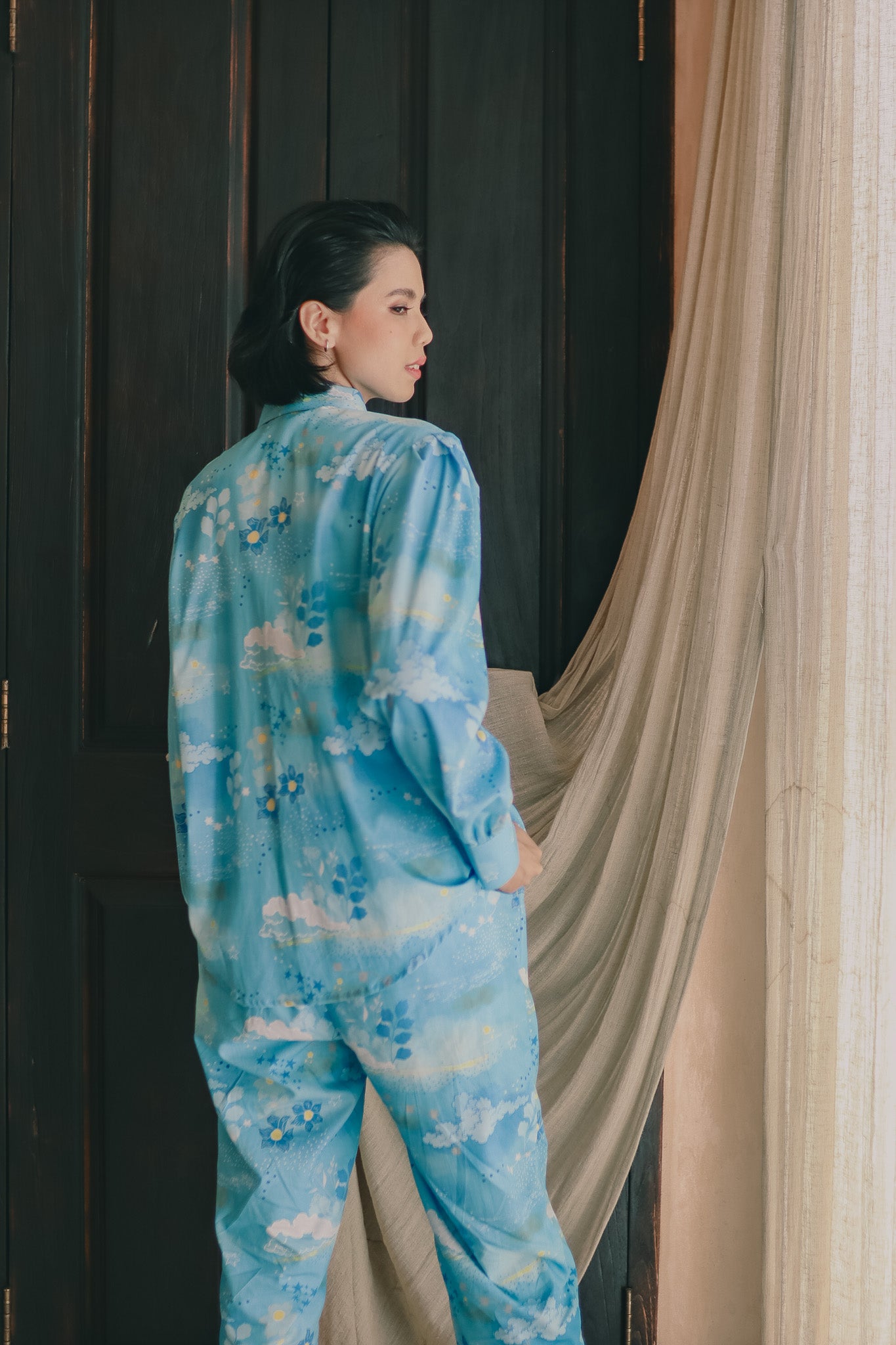 CALLA X ADINIA PUFFY OVERSIZED SHIRT IN BLUE