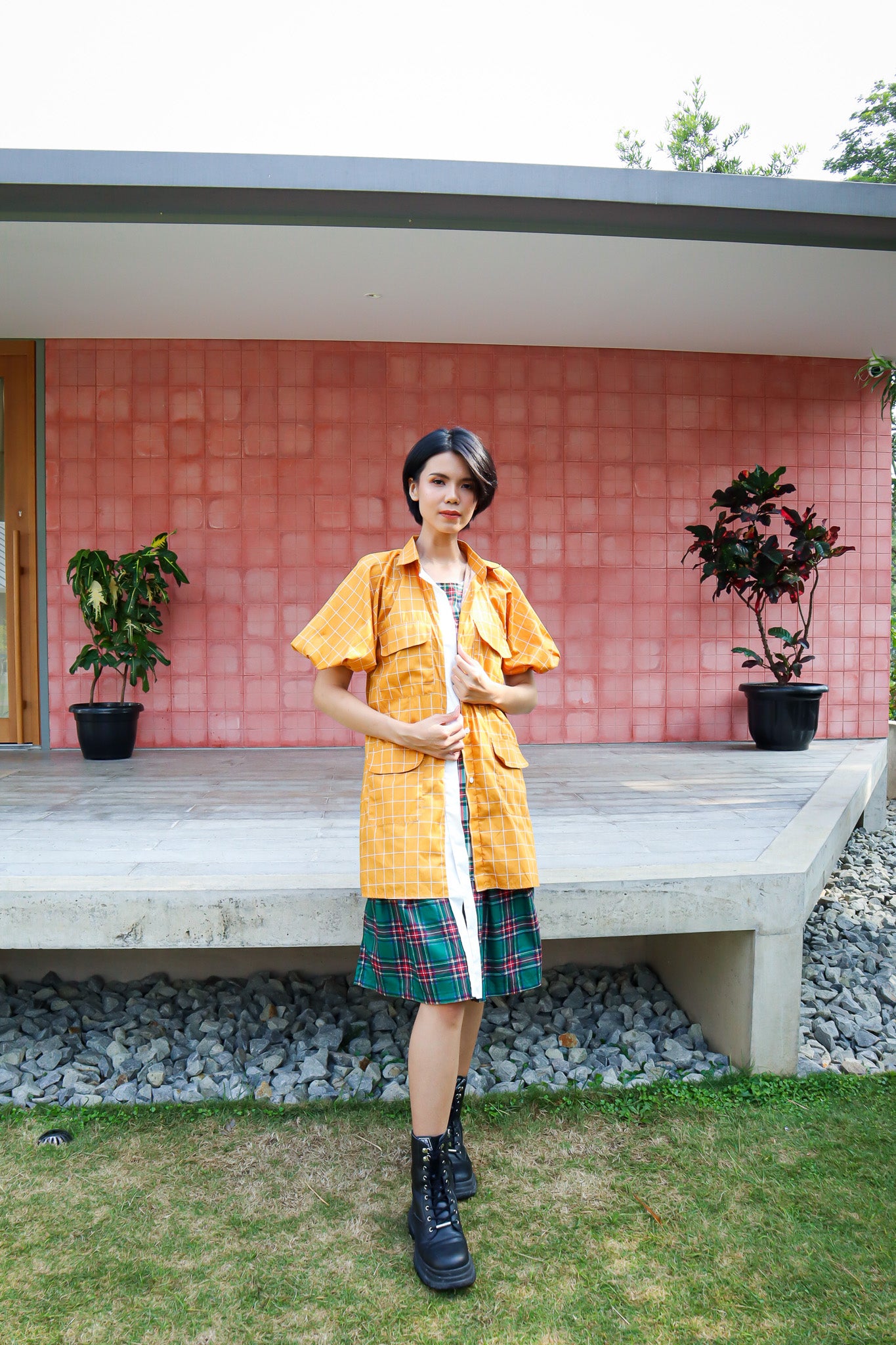 BASIC SQUARE PUFFY OUTER IN GOLD