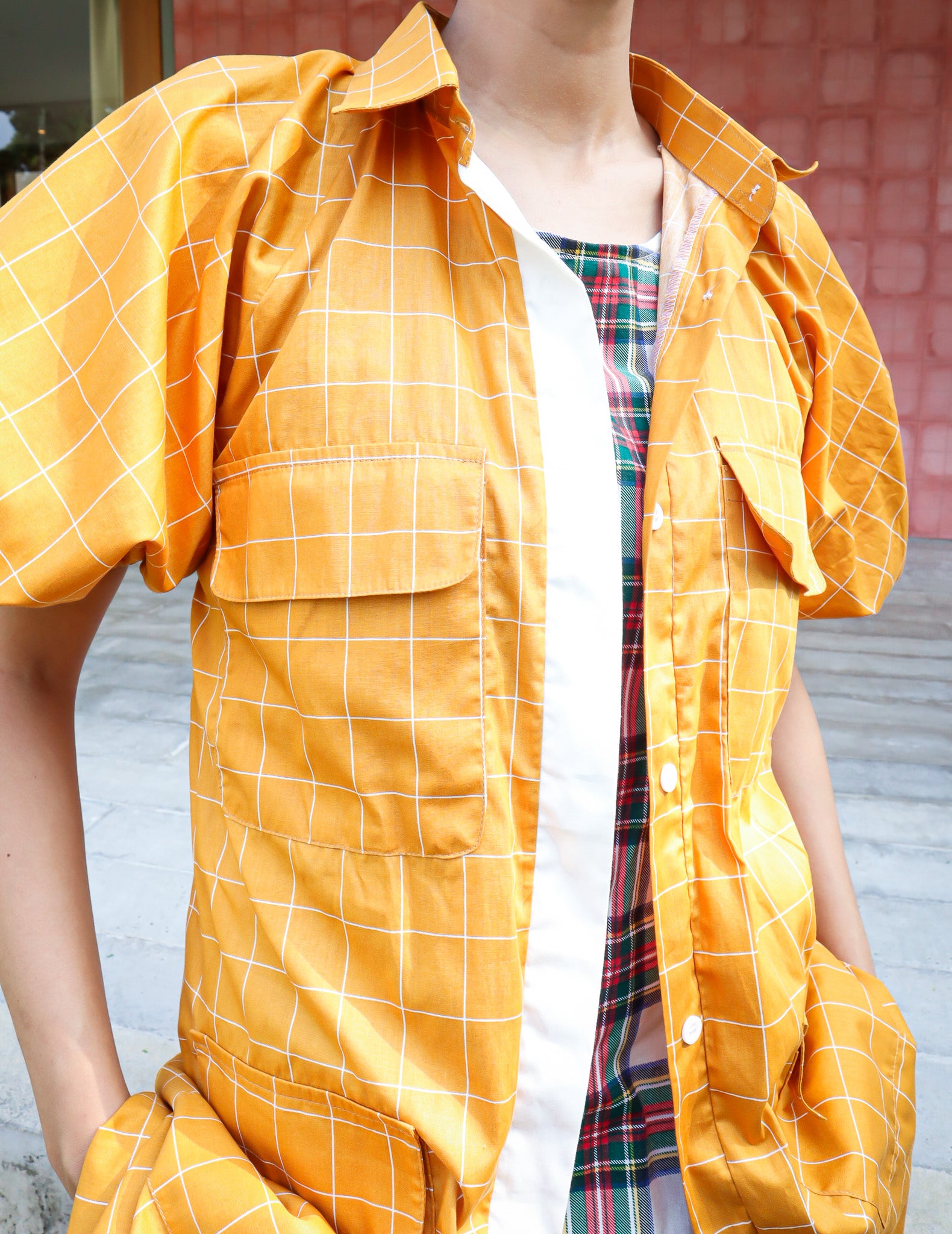 BASIC SQUARE PUFFY OUTER IN GOLD