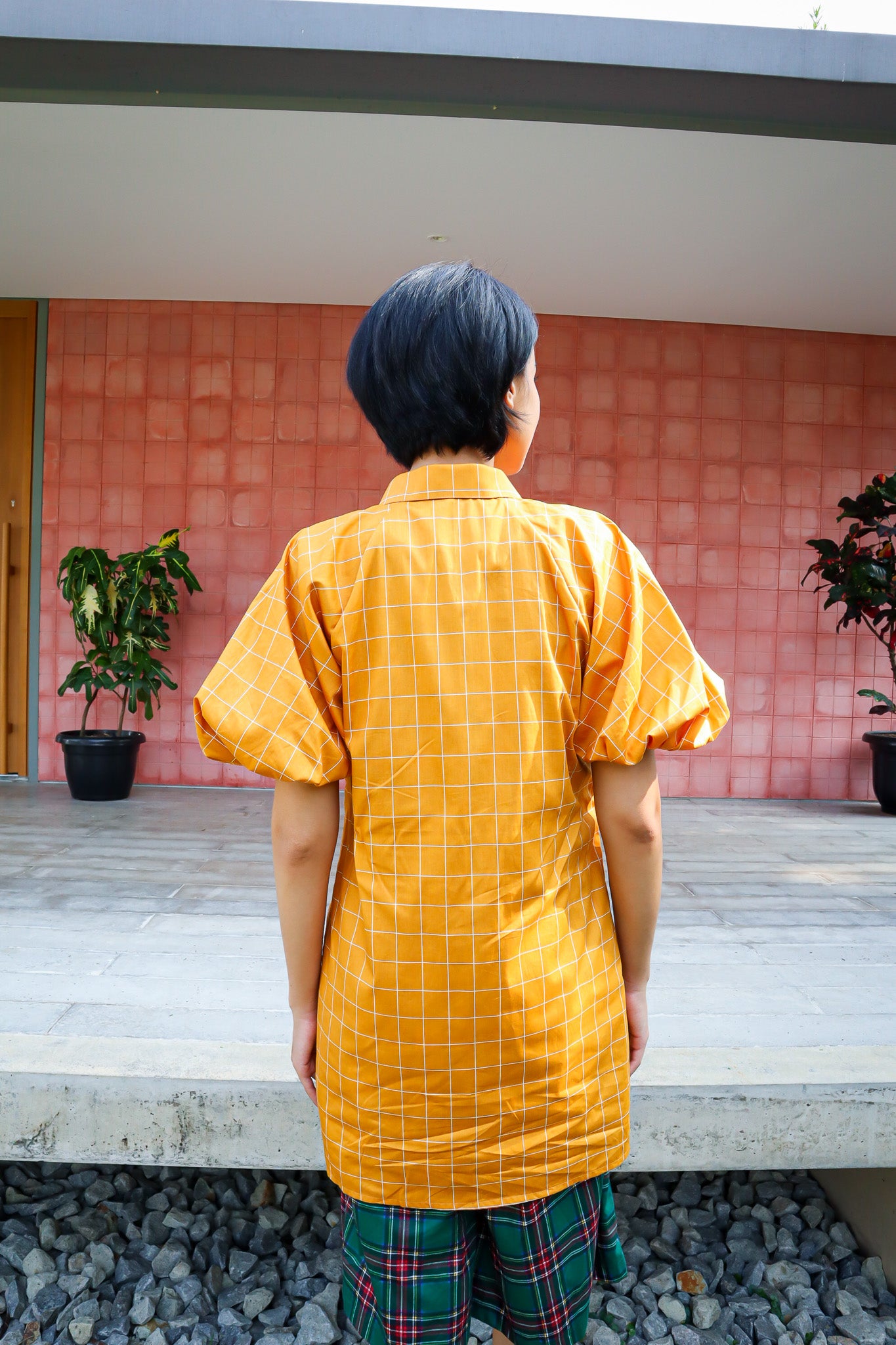 BASIC SQUARE PUFFY OUTER IN GOLD
