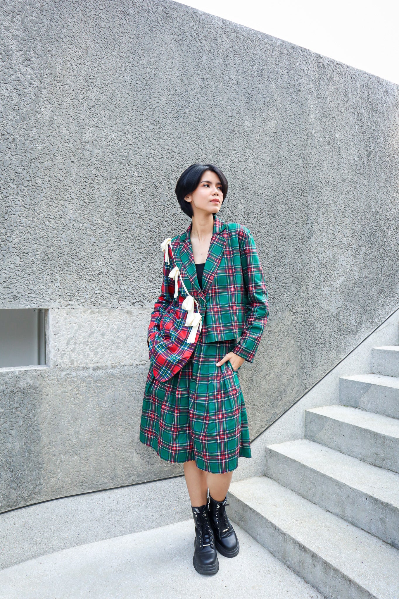 BASIC TARTAN BERMUDA PANTS IN GREEN