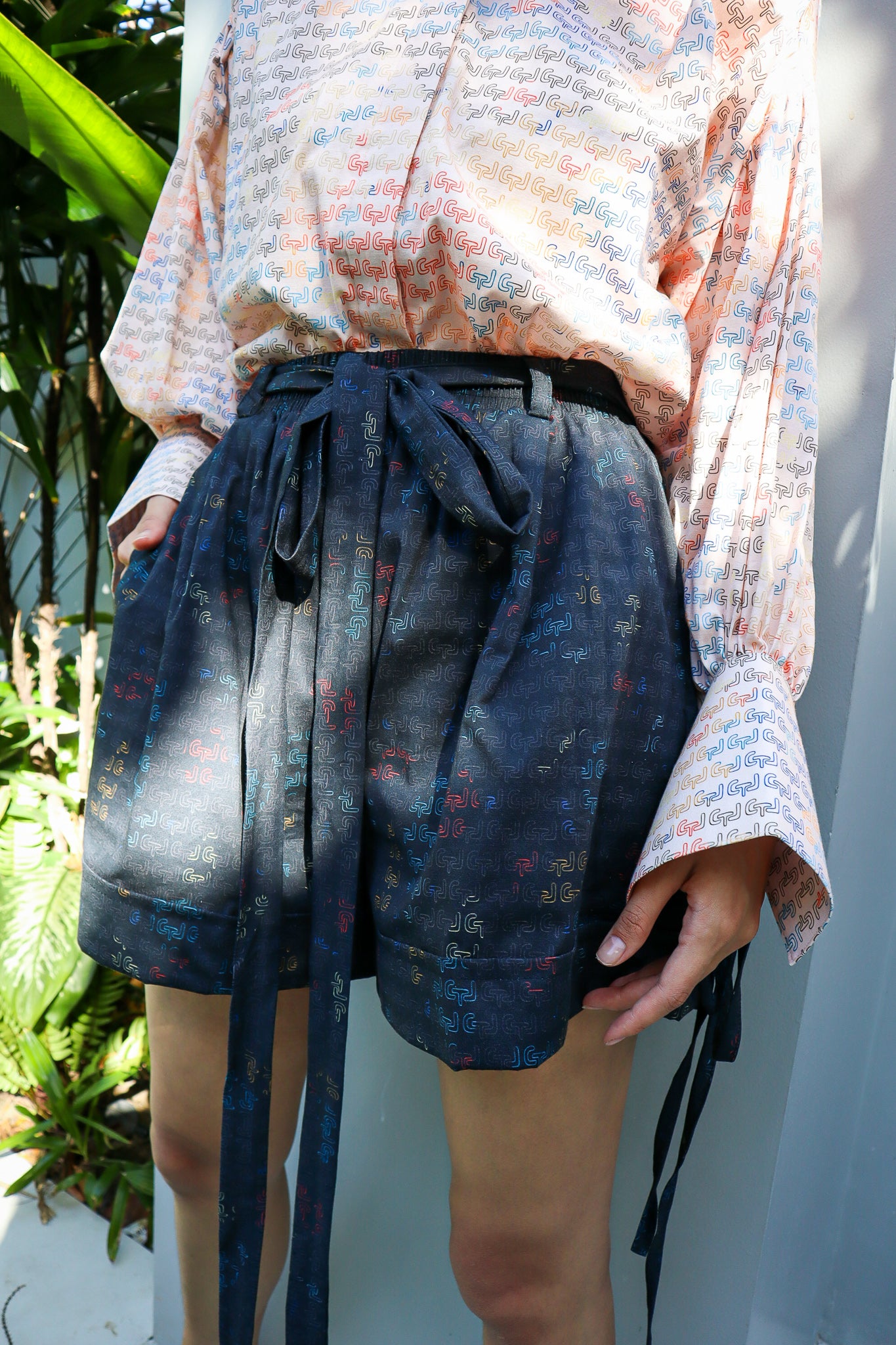 CTL BLACK RIBBON SHORT PANTS