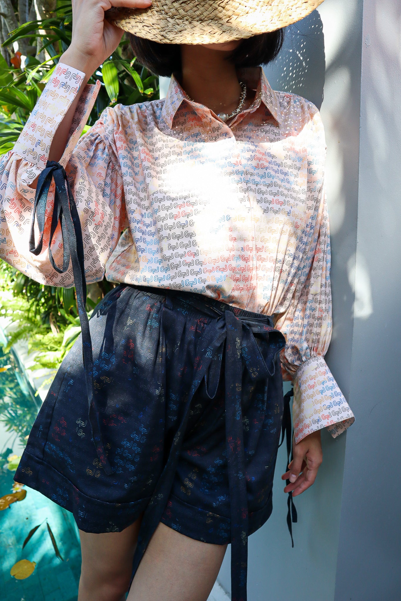 CTL BLACK RIBBON SHORT PANTS