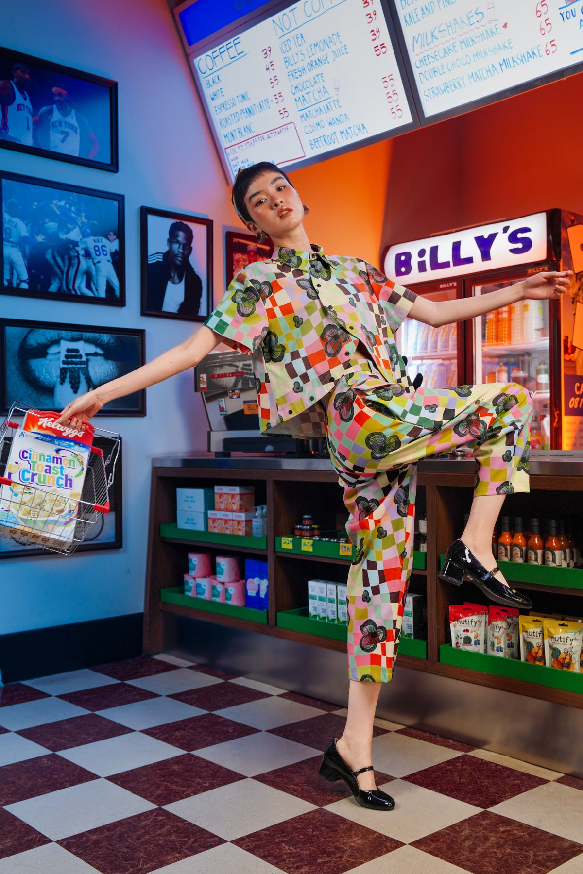 Lucid Bloom Tapered Pants - Hues