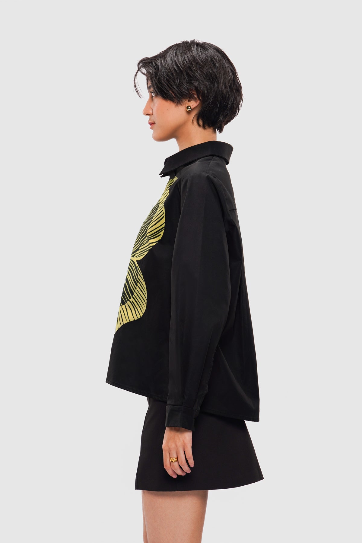 Mora Basic Shirt - Black Yell-o