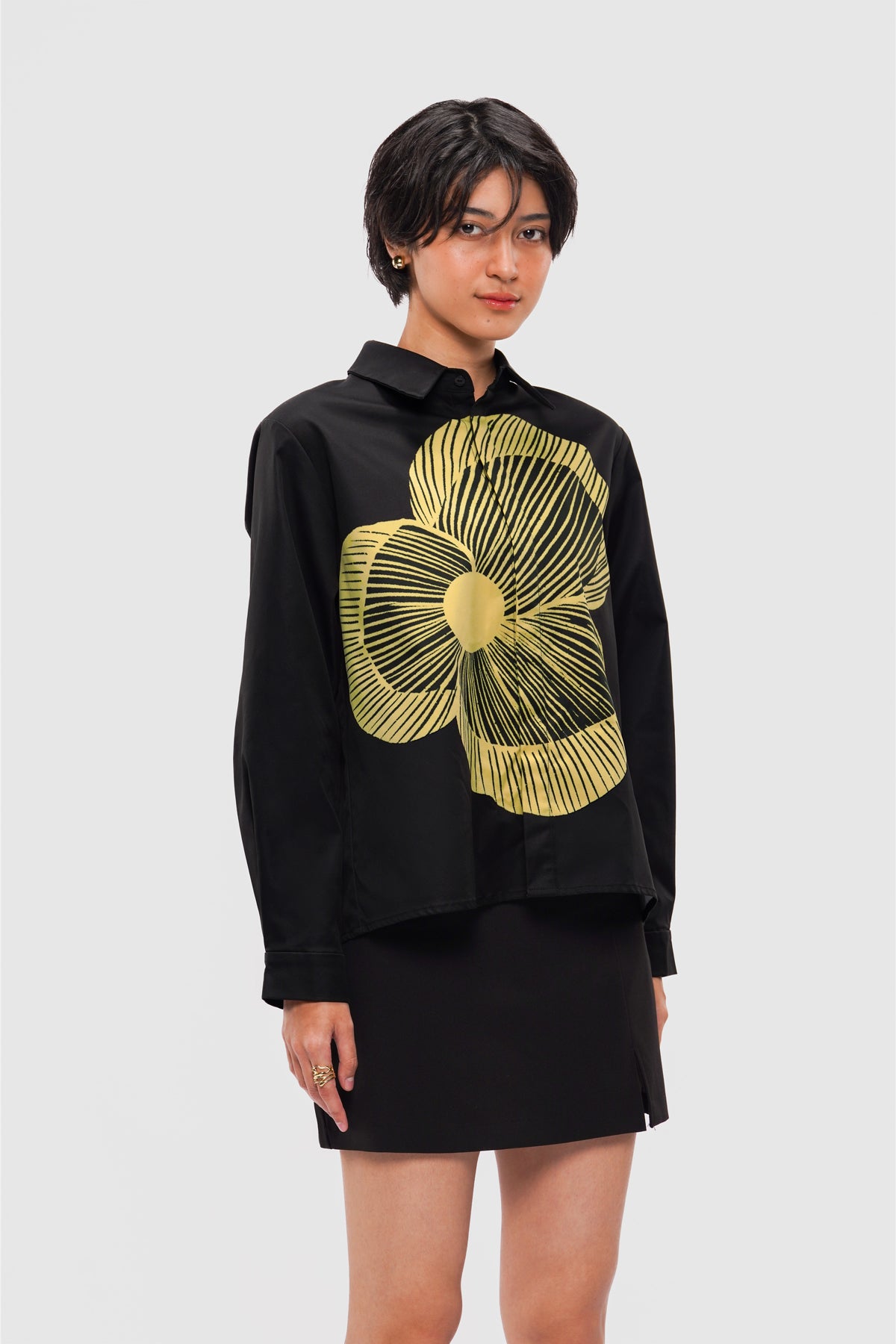 Mora Basic Shirt - Black Yell-o