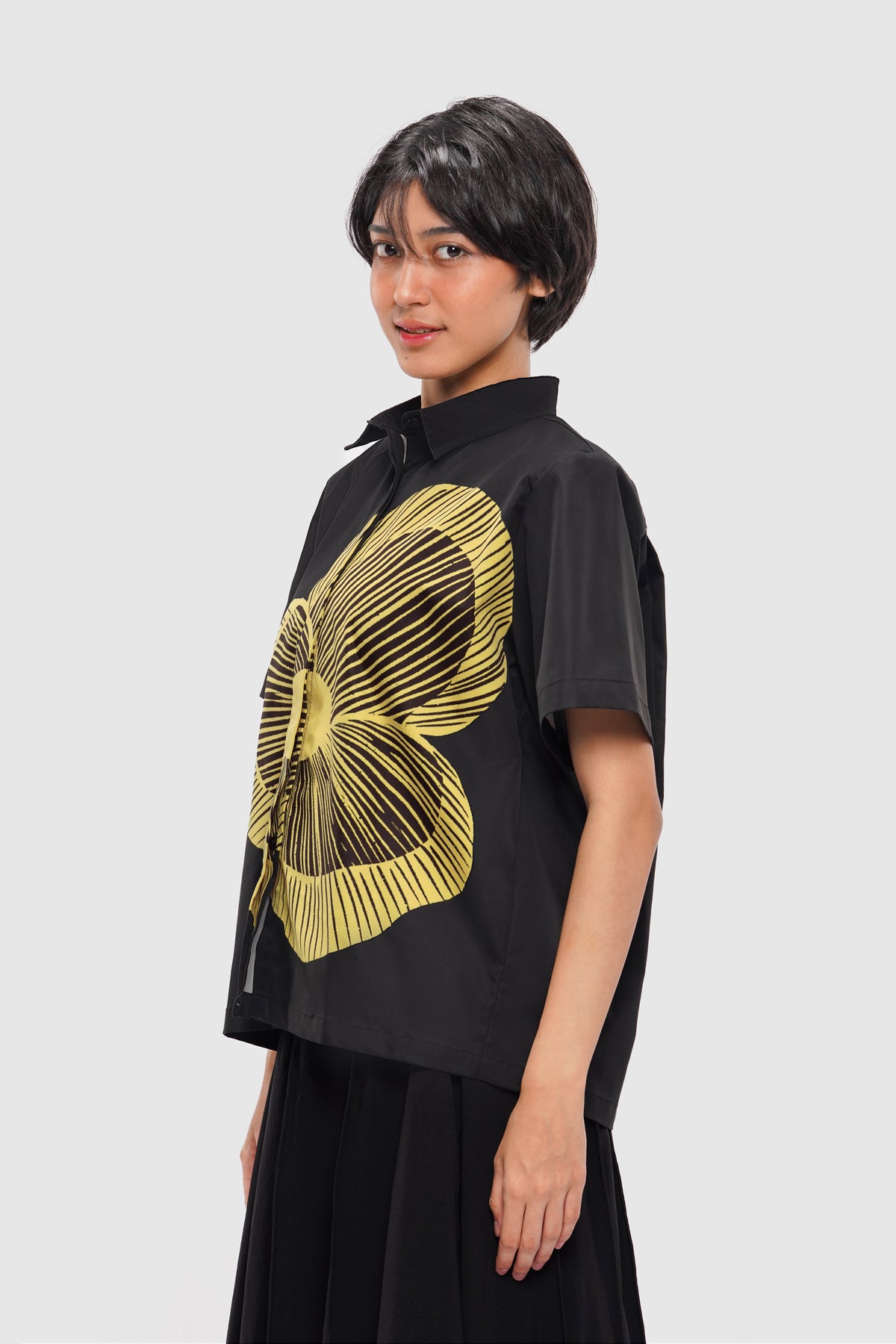 Mora Shirt - Black Yell-o