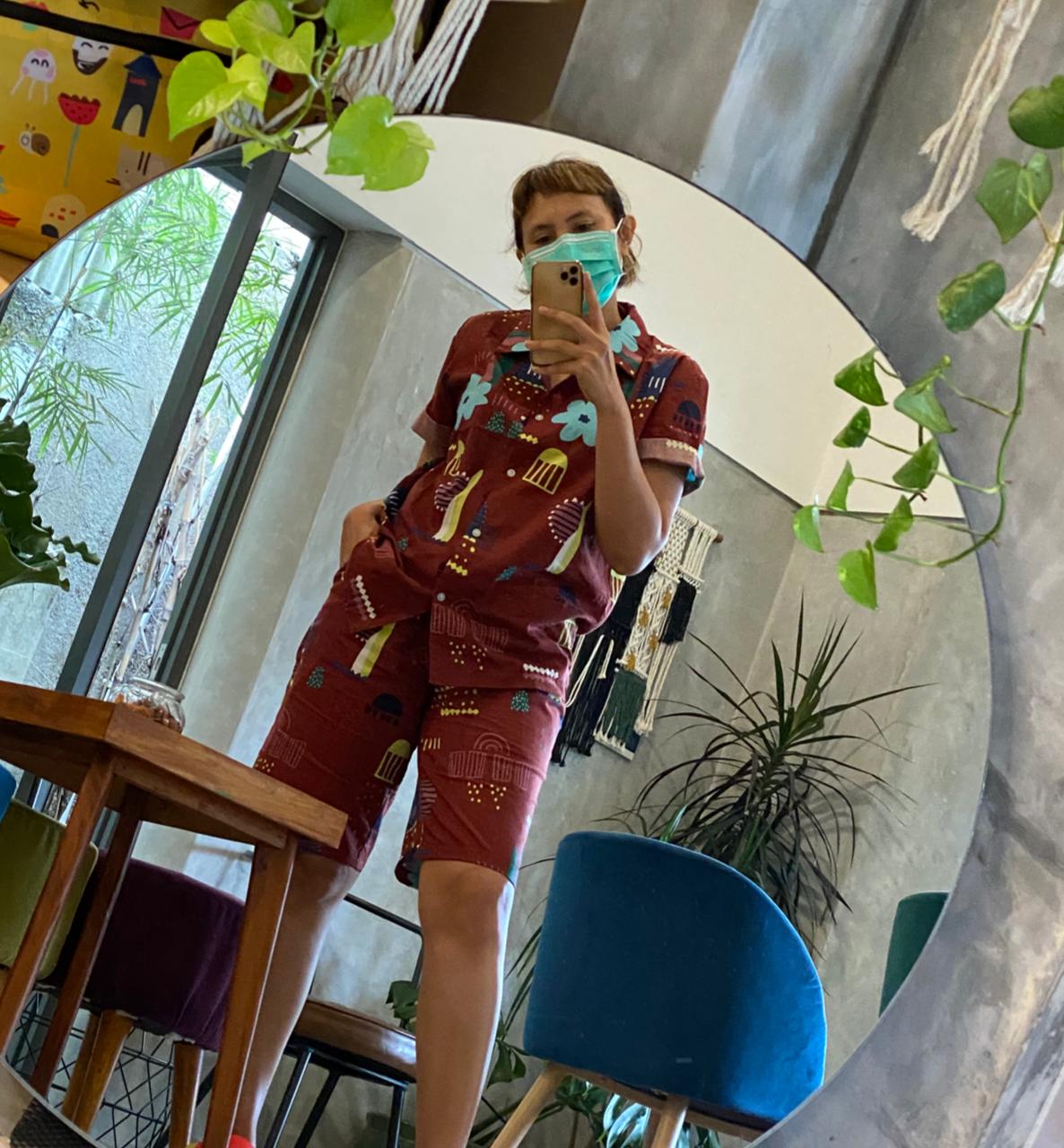 ANNA RED BERMUDA PANTS