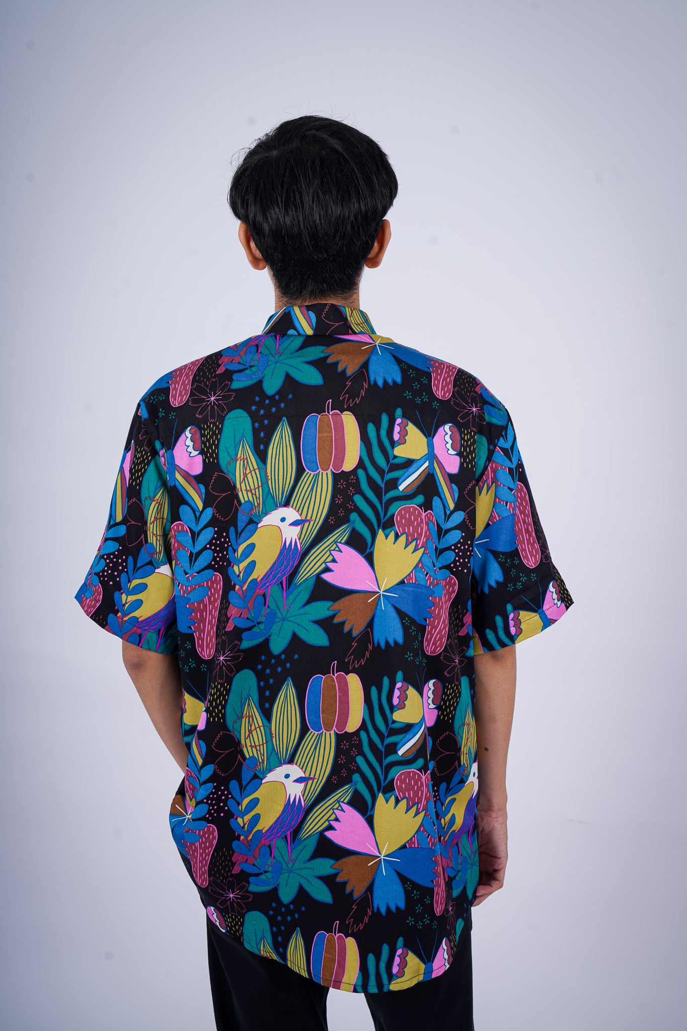 JUNGLE MAN SHORT SHIRT IN BLACK