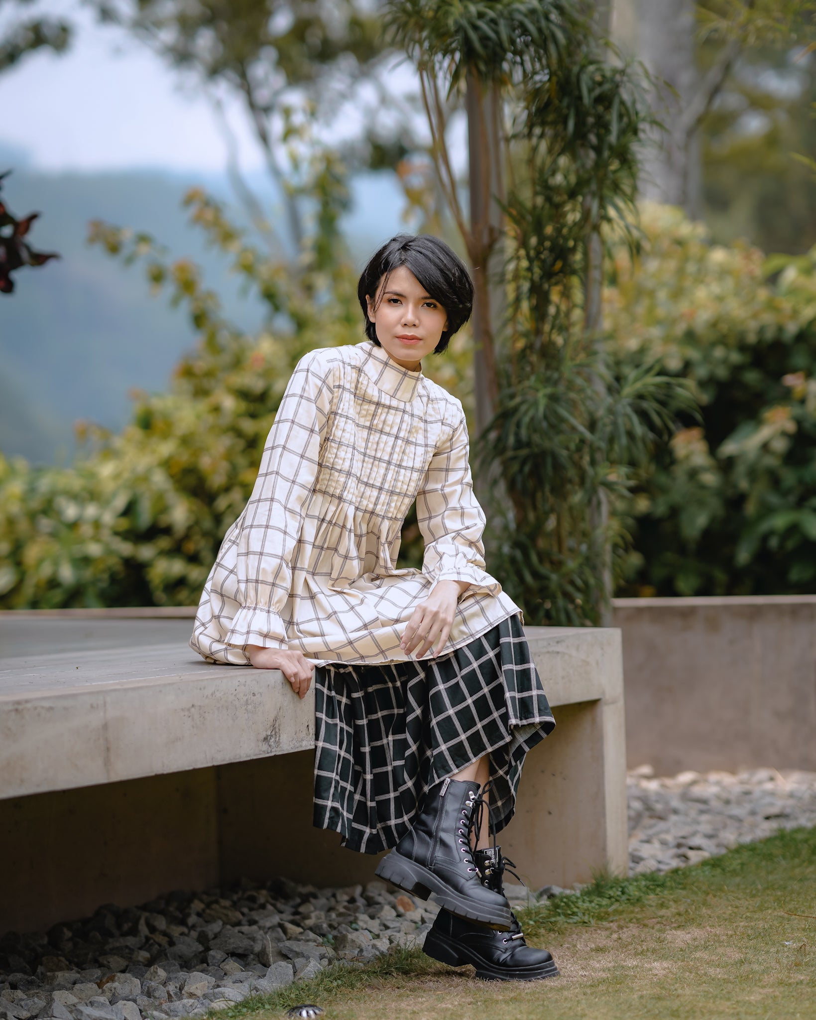 BASIC SQUARE PLEATED LONG BLOUSE IN CREAM