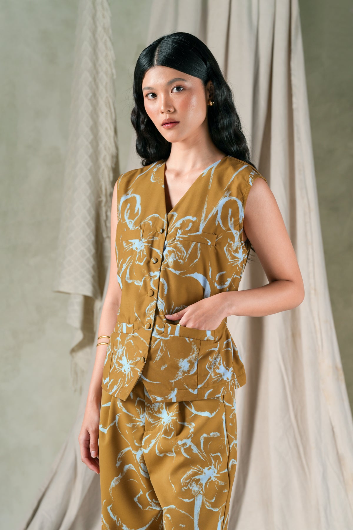 Fioren Pocket Vest - Ochre