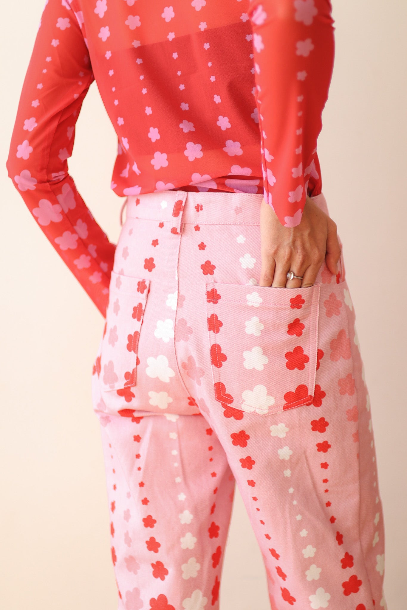 STARS DENIM PIPE TROUSERS IN PINK