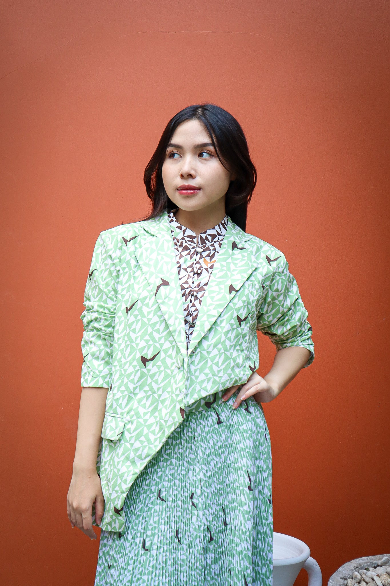 HORIZON ASYMMETRIC BLAZER IN SAGE