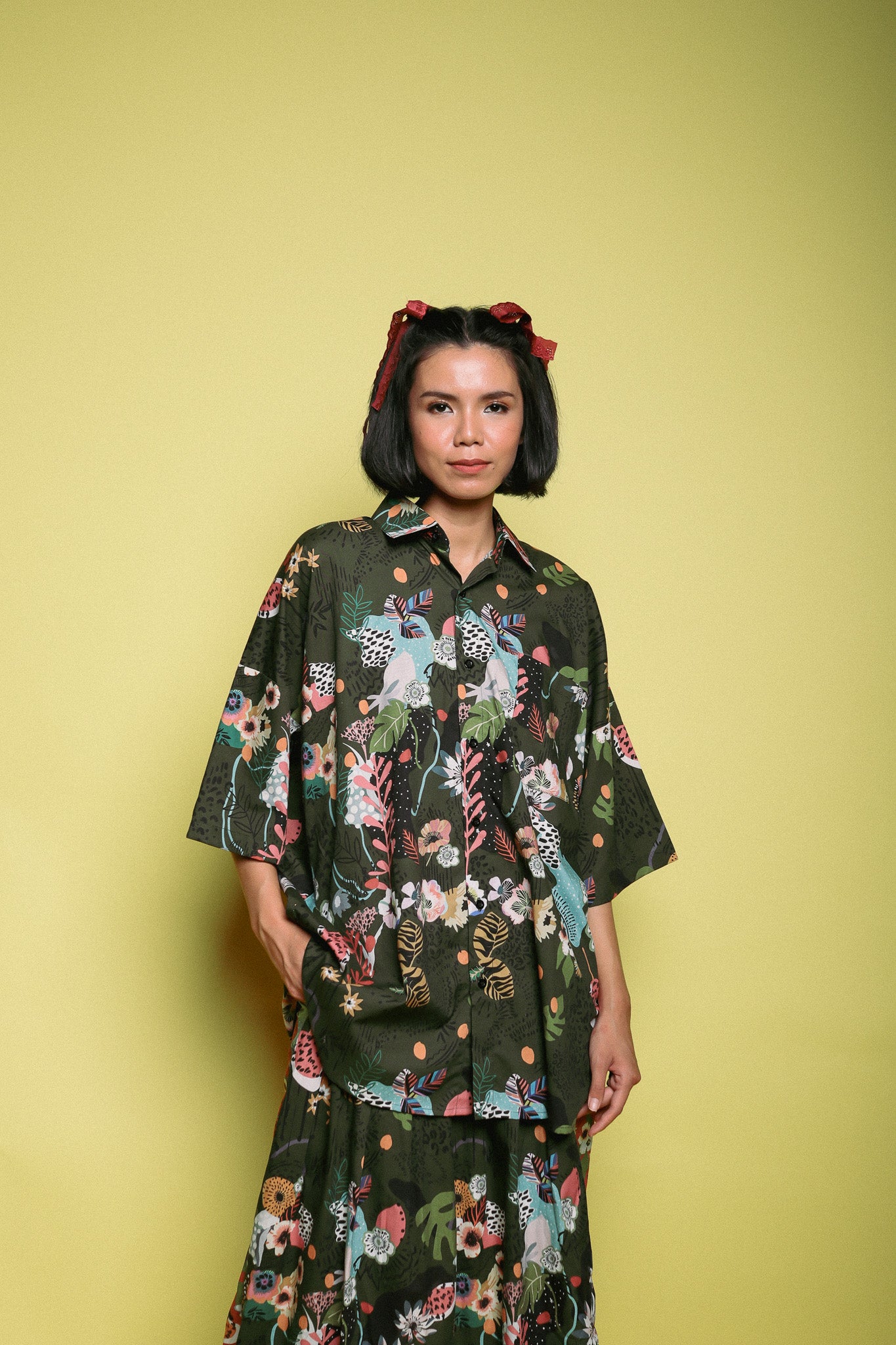 CHRYSANT OVERSIZED SHORT SHIRT IN GREEN