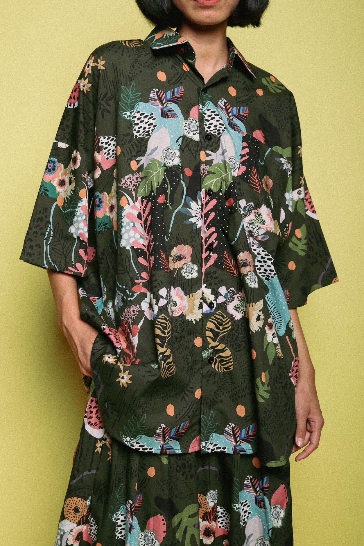 CHRYSANT OVERSIZED SHORT SHIRT IN GREEN