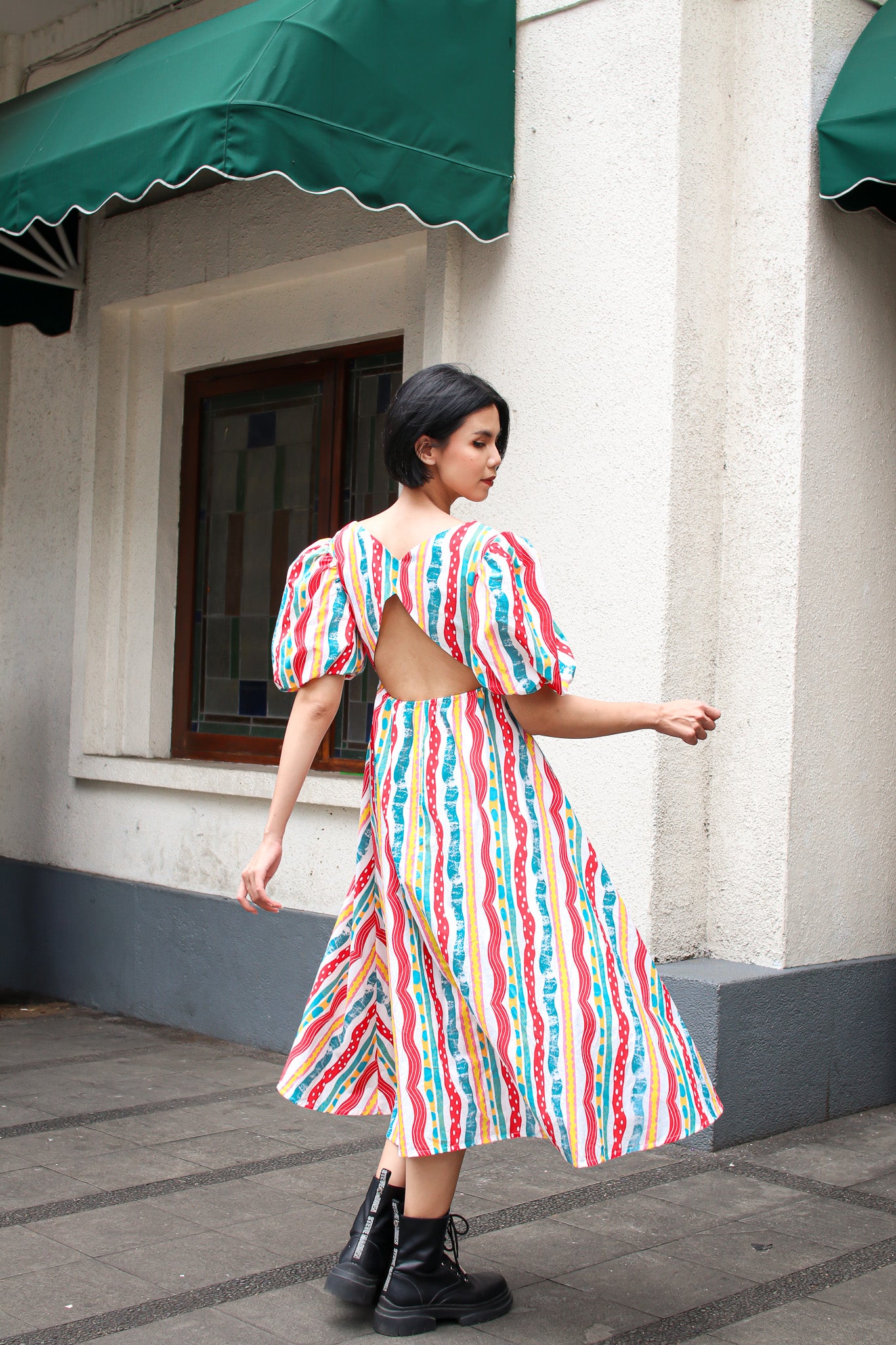 WAVY BACKLESS DRESS