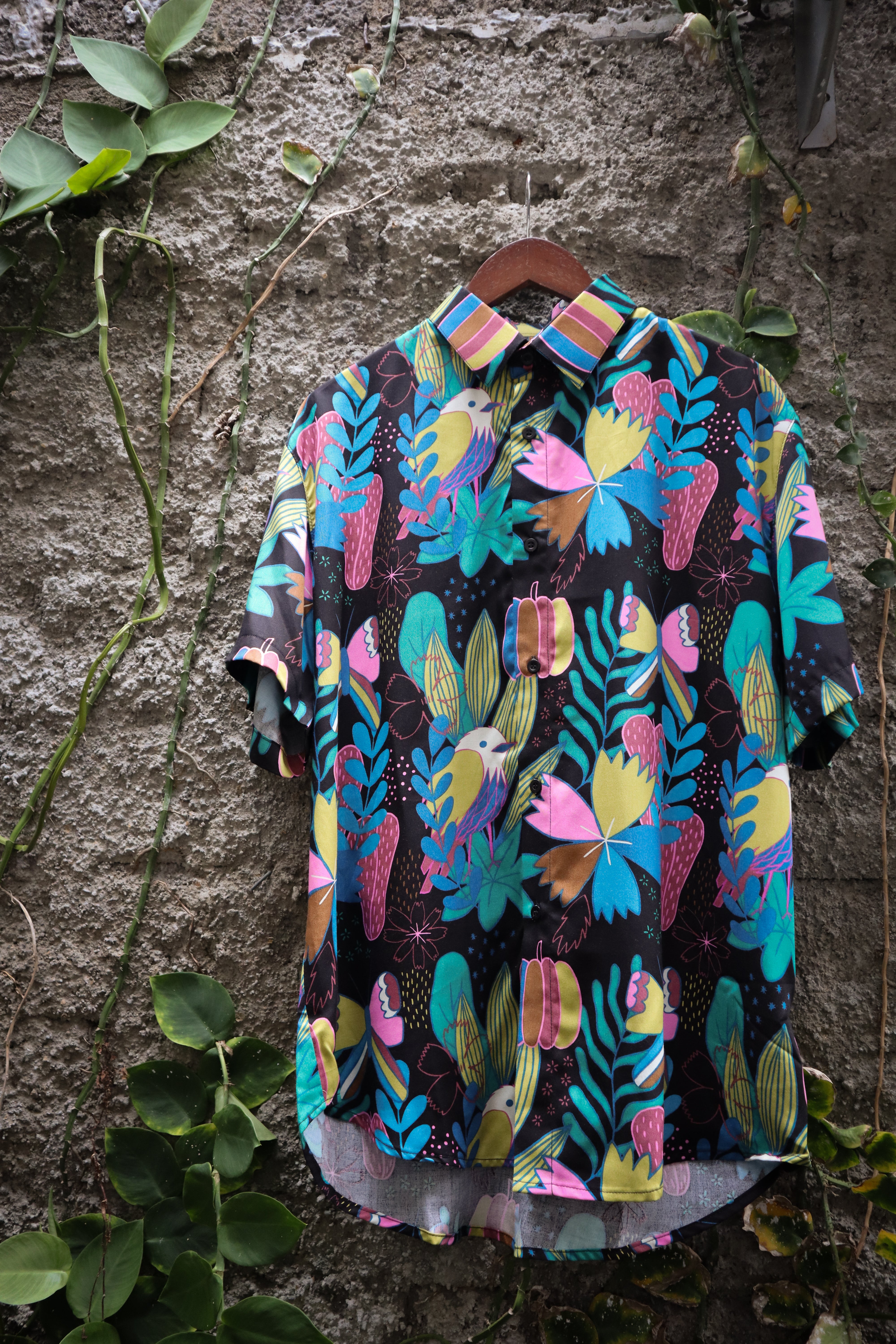 JUNGLE MAN SHORT SHIRT IN BLACK