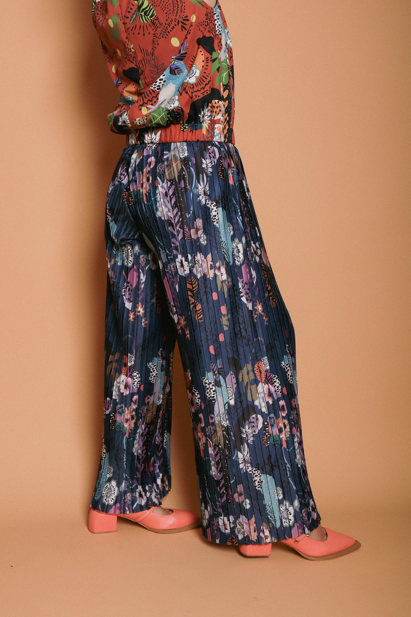 CHRYSANT PLEATS PALAZZO PANTS IN BLUE