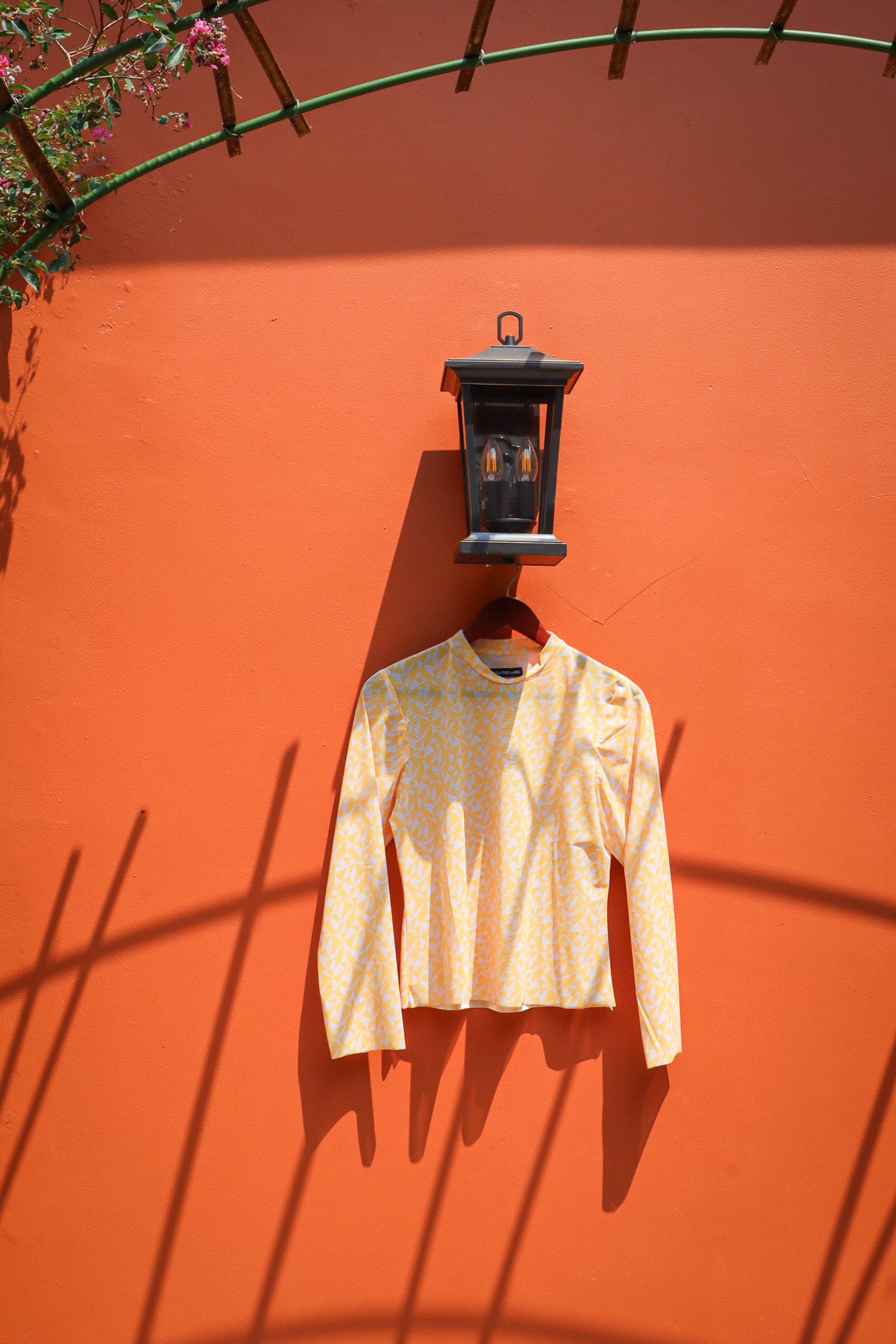 HORIZON MESH TOP IN YELLOW