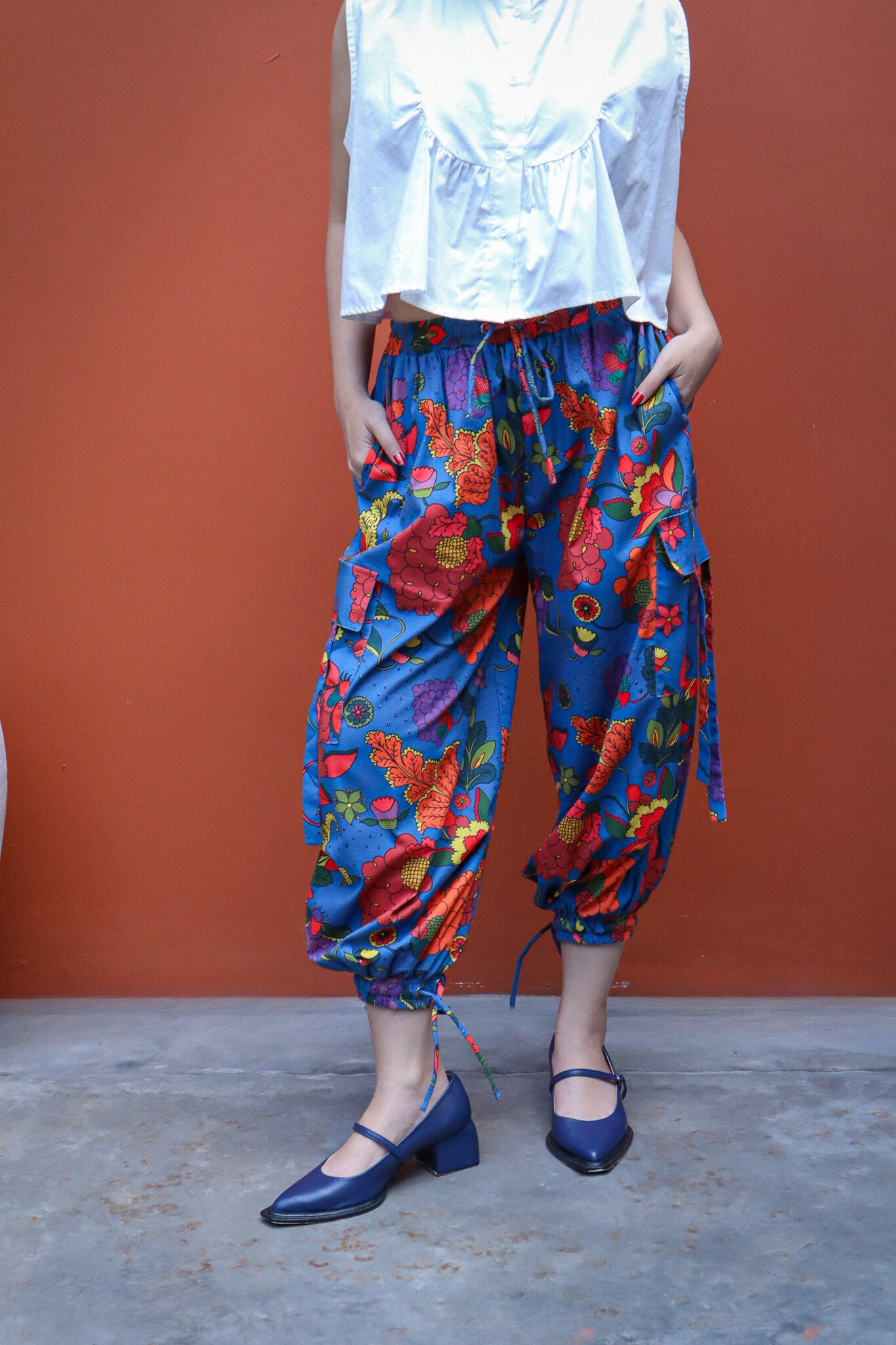 FLORAL BLUE CARGO PANTS