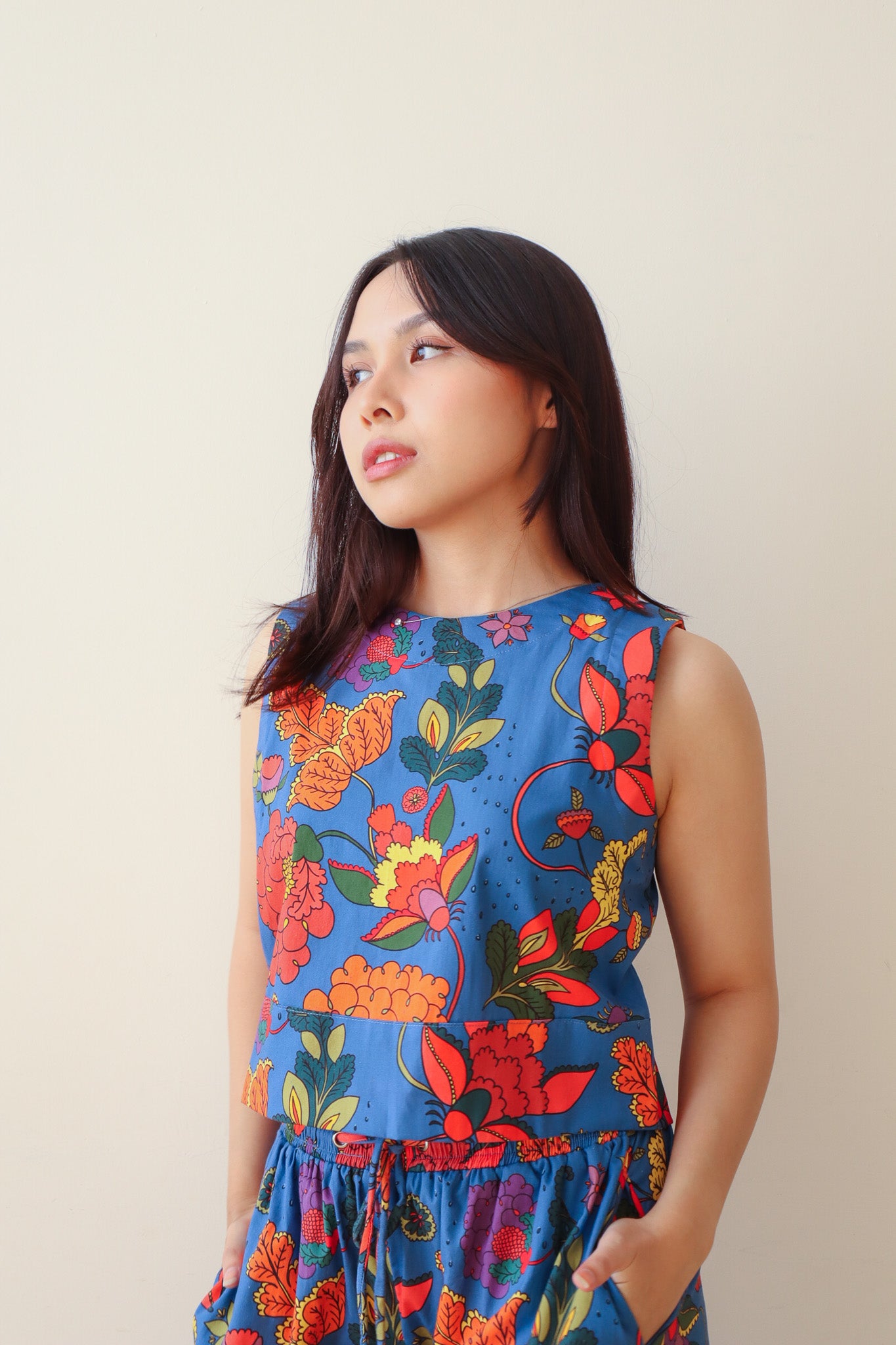 FLORAL BLUE CROP TOP