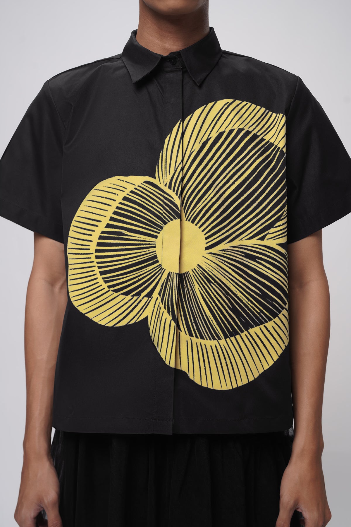 Mora Shirt - Black Yell-o