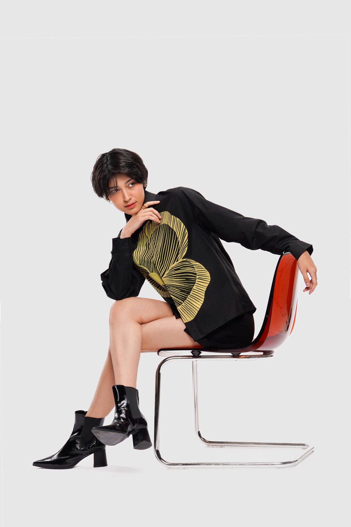 Mora Basic Shirt - Black Yell-o