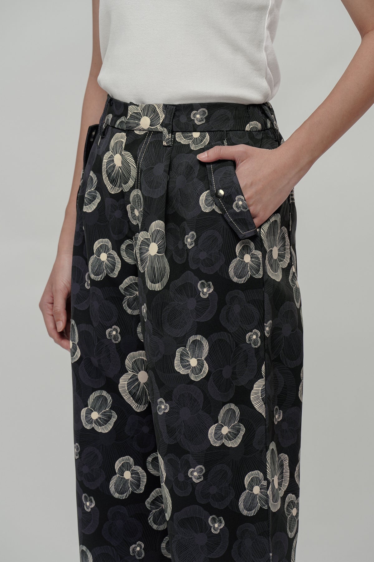 Naomi Tapered Pants - Phantom