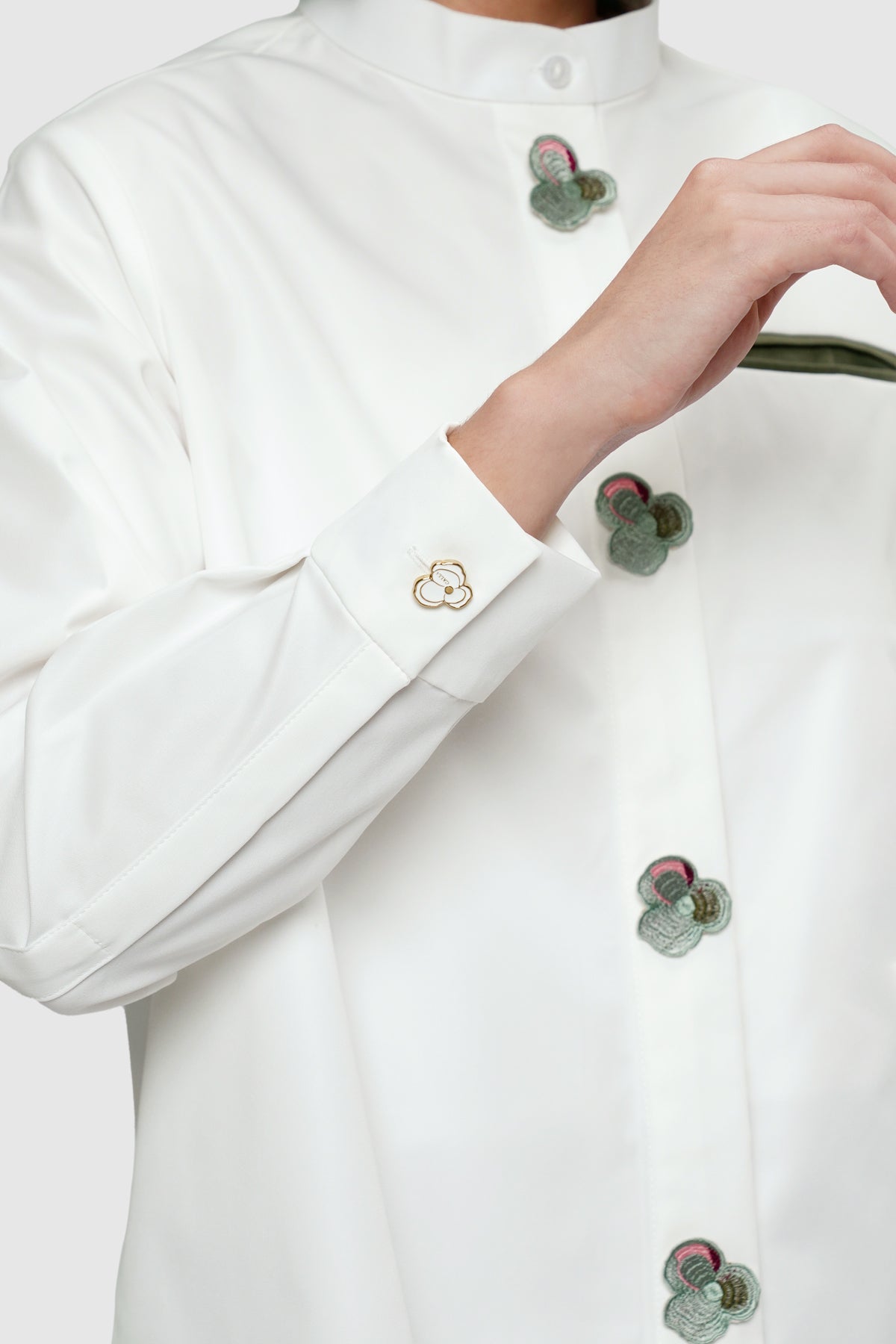 Pansy Embroidery Shirt - Cloudy