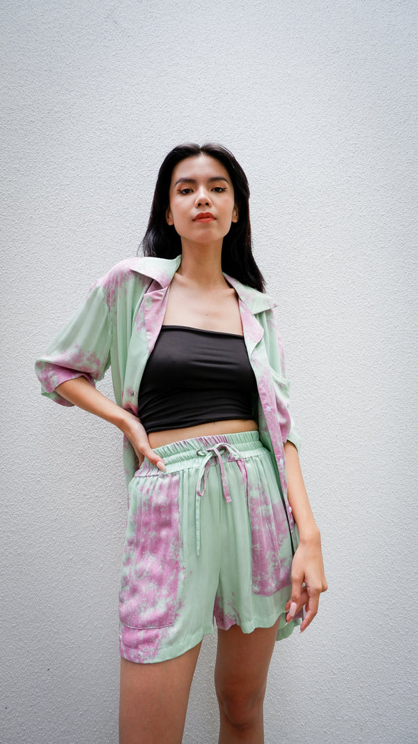 TIE DYE GREEN PINK SHORT PANTS NEW