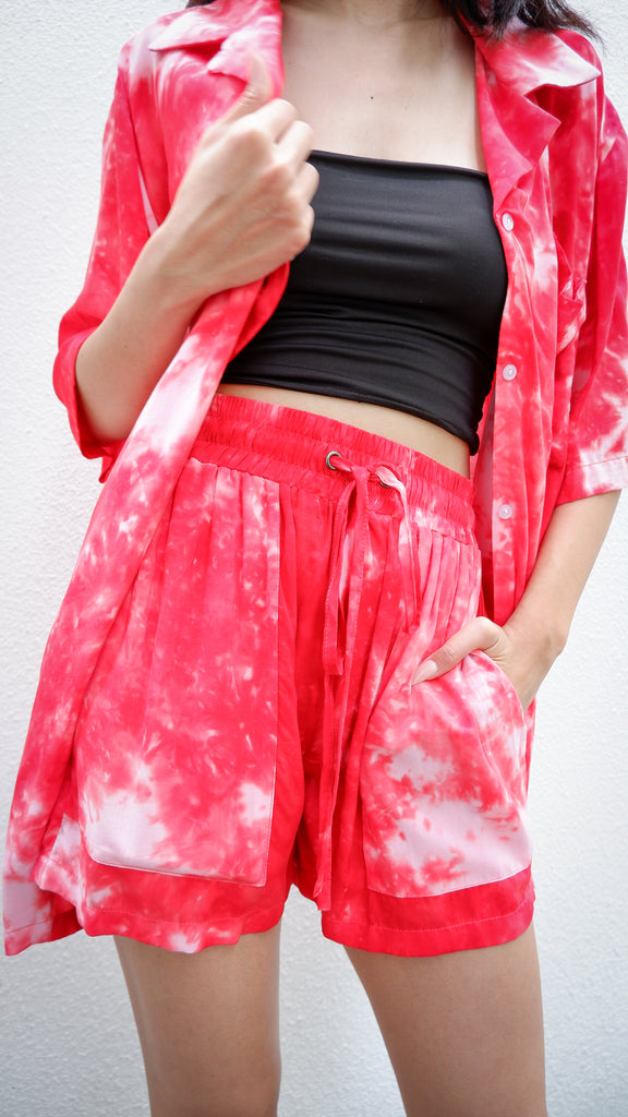 TIE DYE RED ABSTRACT SHORT PANTS NEW