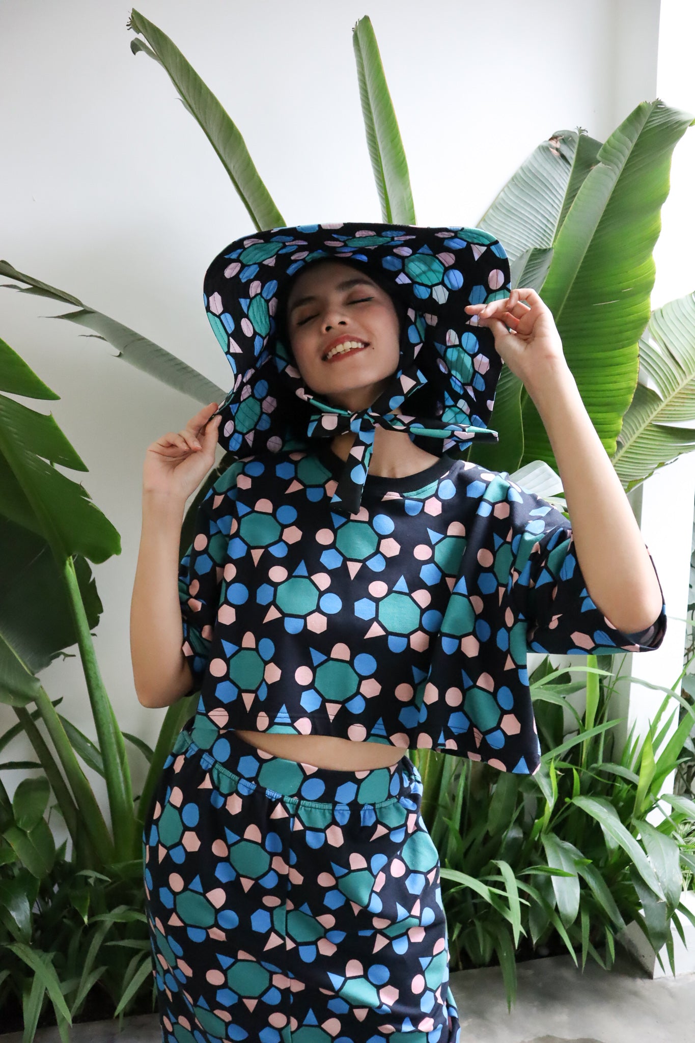 BLACK SEED SUMMER HAT
