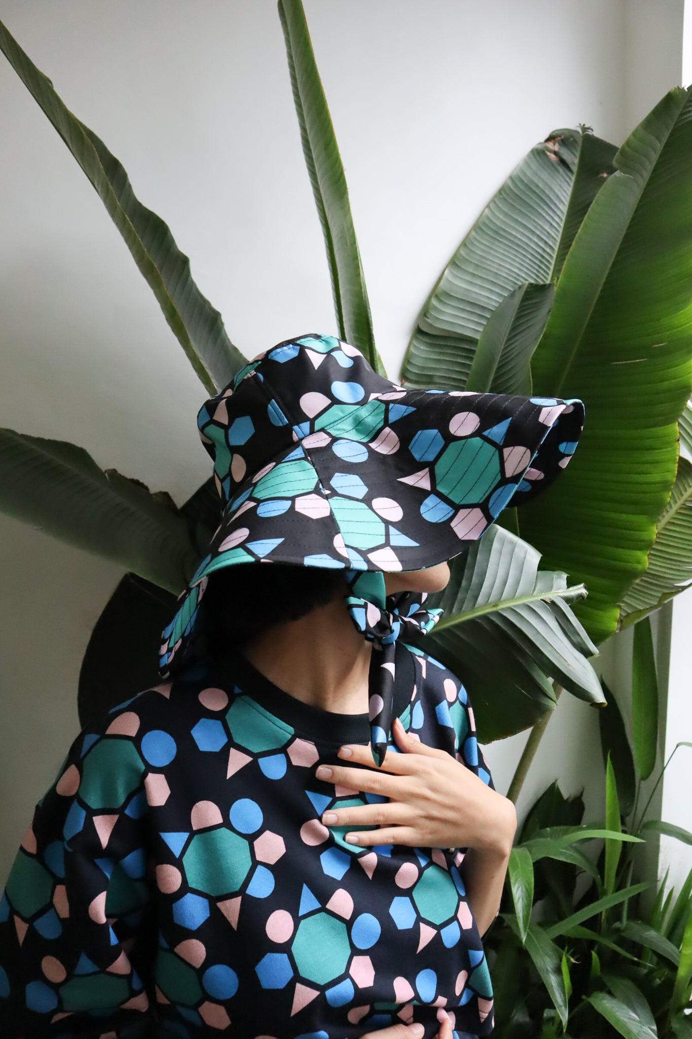 BLACK SEED SUMMER HAT