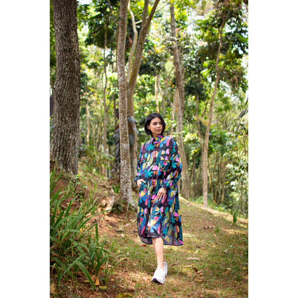 JUNGLE LONG OUTER IN BLACK