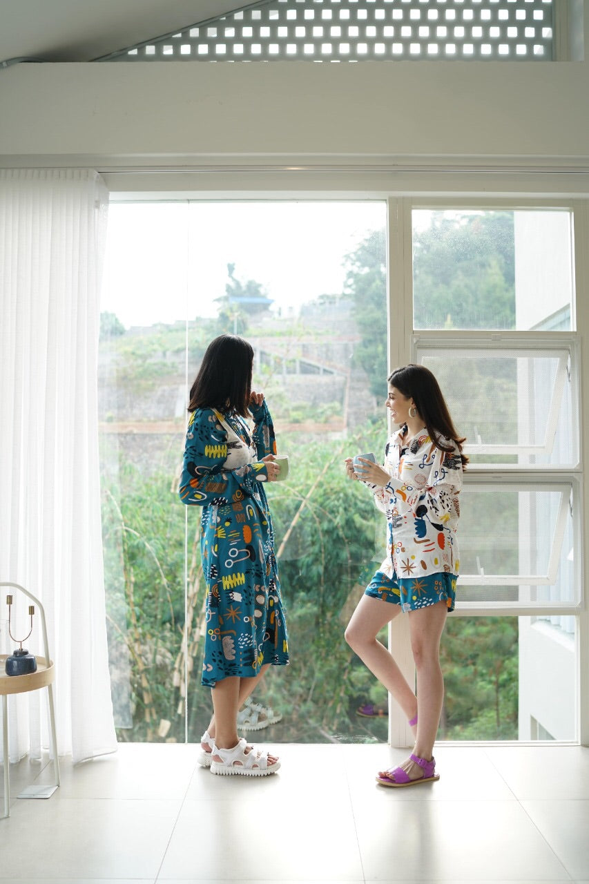 KATE BLUE TEAL SHORT PANTS